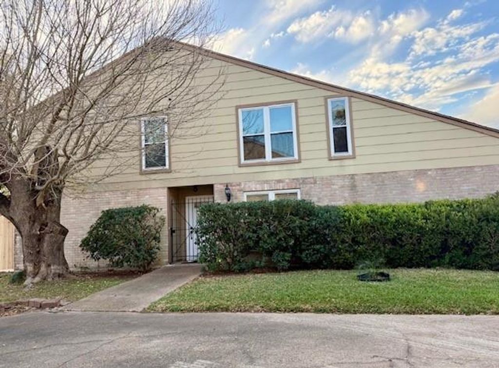 14203 Briarsage Court 12, Houston, TX 77077