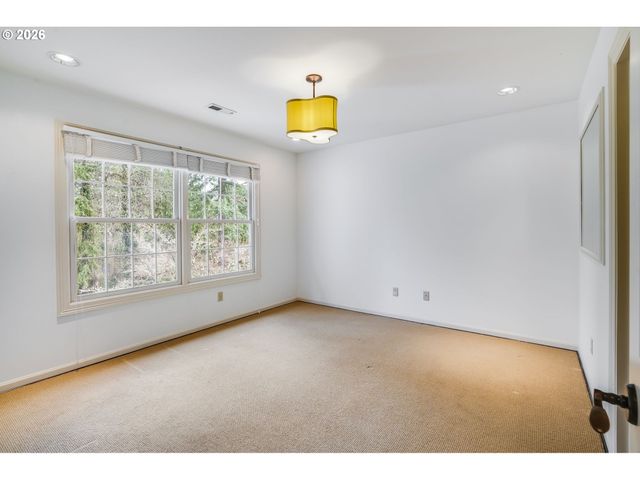 965 S COMUS St, Portland, OR 97219