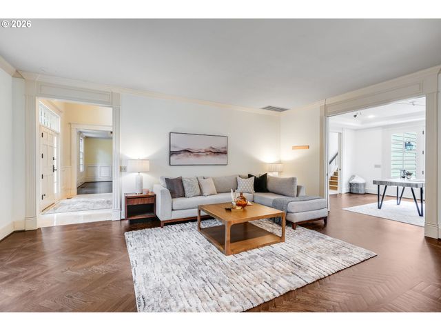 965 S COMUS St, Portland, OR 97219