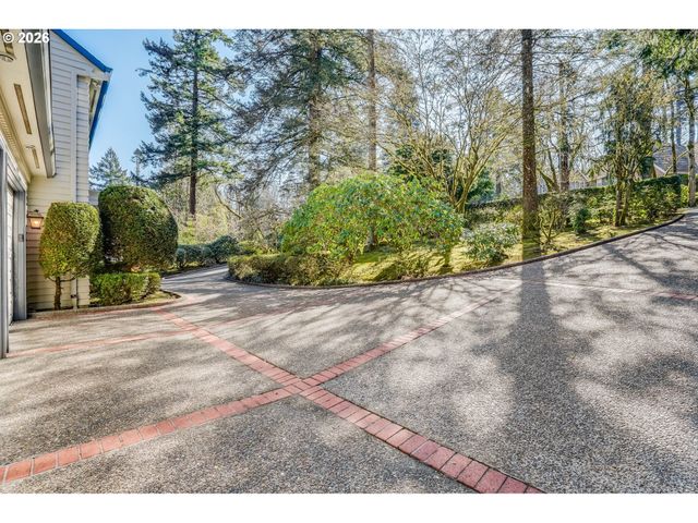 965 S COMUS St, Portland, OR 97219