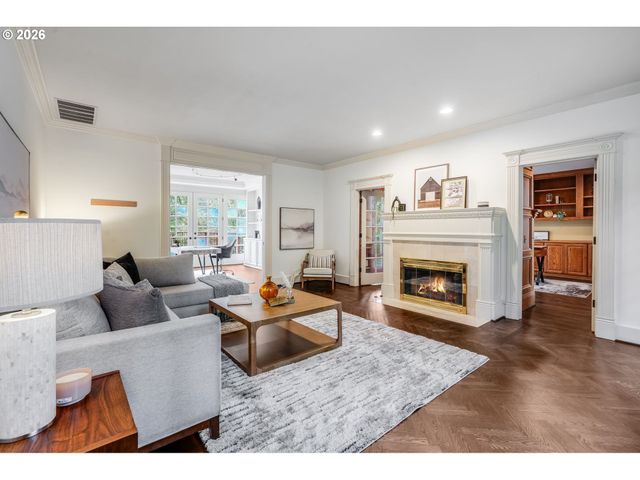 965 S COMUS St, Portland, OR 97219