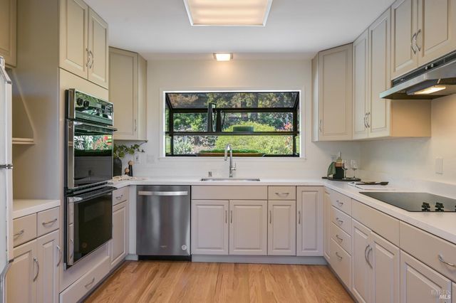 195 Edgewood Ave, Mill Valley, CA 94941