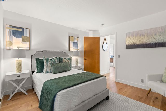 6425 Zinn Dr, Oakland, CA 94611