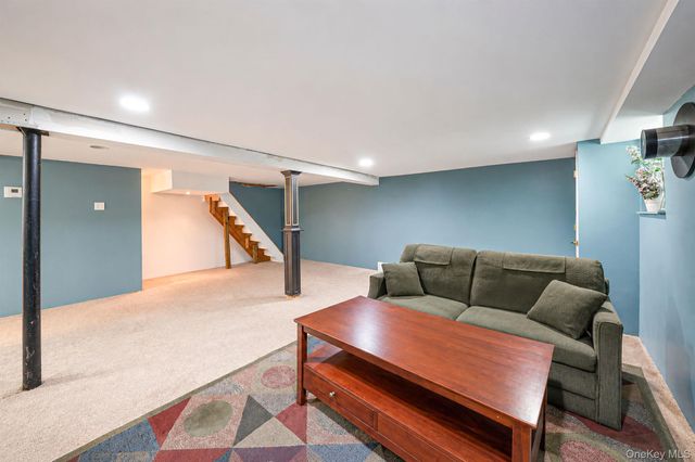 390 Blue Point Road, Farmingville, NY 11738