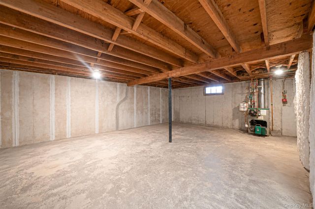 390 Blue Point Road, Farmingville, NY 11738