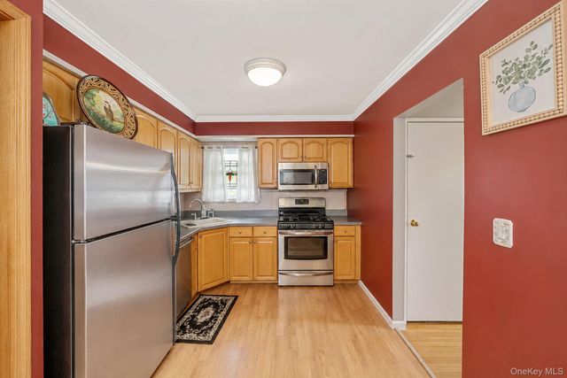 390 Blue Point Road, Farmingville, NY 11738