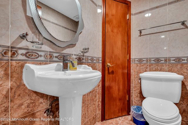 24 Bartram Road, Englishtown, NJ 07726