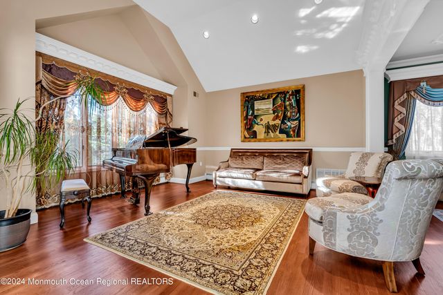24 Bartram Road, Englishtown, NJ 07726
