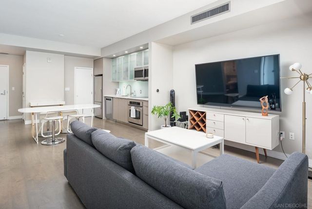 575 6th Ave 1007, San Diego, CA 92101