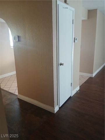 3028 Scarlet Oak Avenue, Las Vegas, NV 89104