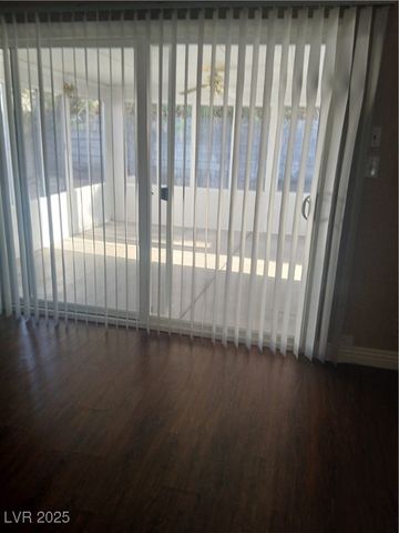 3028 Scarlet Oak Avenue, Las Vegas, NV 89104