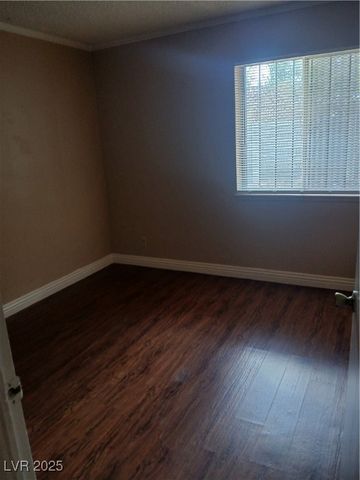 3028 Scarlet Oak Avenue, Las Vegas, NV 89104