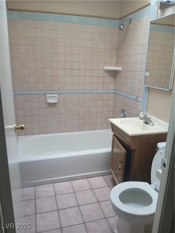 3028 Scarlet Oak Avenue, Las Vegas, NV 89104