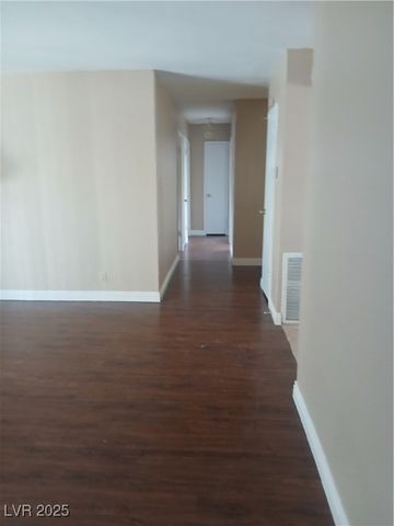 3028 Scarlet Oak Avenue, Las Vegas, NV 89104