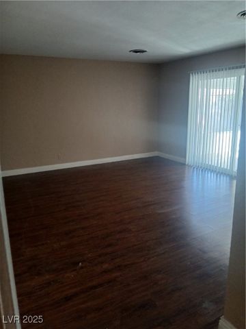 3028 Scarlet Oak Avenue, Las Vegas, NV 89104