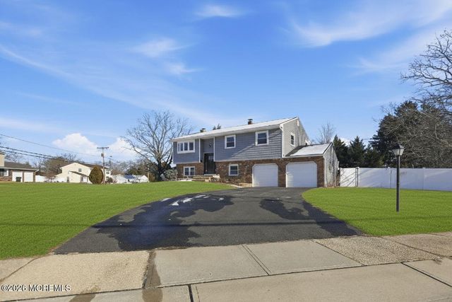 13 Monticello Drive, Howell, NJ 07731