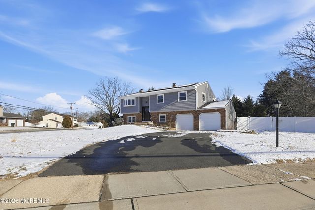 13 Monticello Drive, Howell, NJ 07731