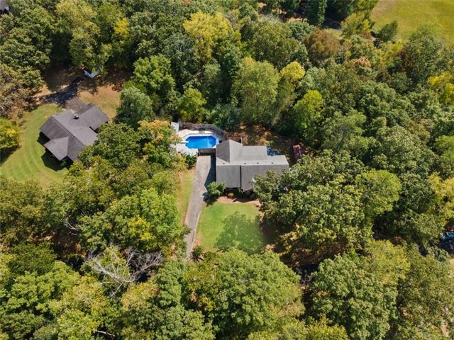 422 Ridgewood Circle, Summerville, GA 30747