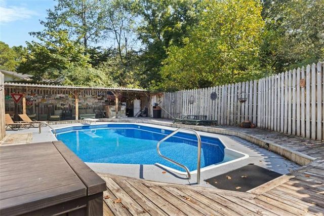 422 Ridgewood Circle, Summerville, GA 30747