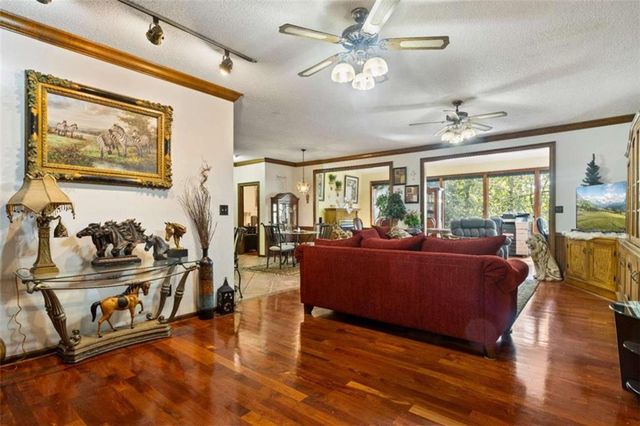 422 Ridgewood Circle, Summerville, GA 30747