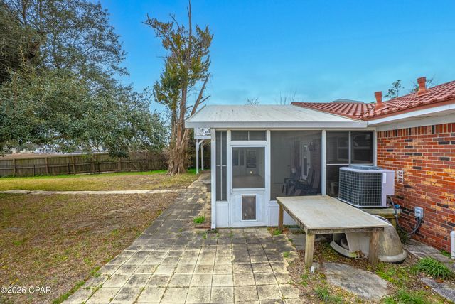 7424 Little Creek Circle, Southport, FL 32409