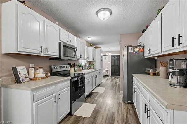842 Charter Oaks Drive, Randleman, NC 27317