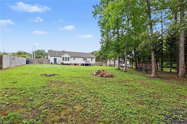 842 Charter Oaks Drive, Randleman, NC 27317