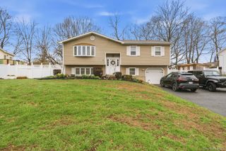 24 Northpark Drive, Garnerville, NY 10923