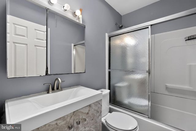 4549 D ST, Philadelphia, PA 19120