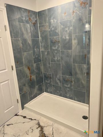 408 W Royal Oak Lane, Rockport, TX 78382