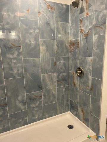 408 W Royal Oak Lane, Rockport, TX 78382