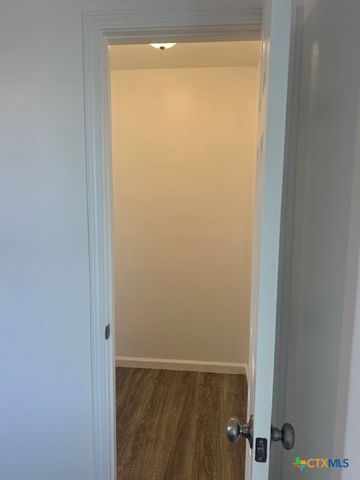 408 W Royal Oak Lane, Rockport, TX 78382