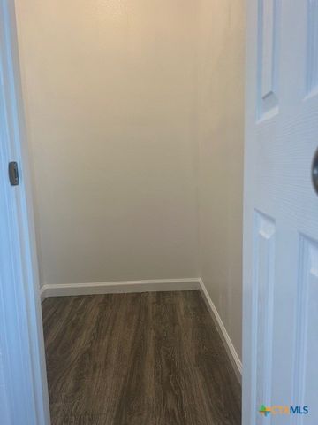 408 W Royal Oak Lane, Rockport, TX 78382