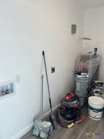 408 W Royal Oak Lane, Rockport, TX 78382