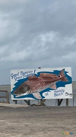 408 W Royal Oak Lane, Rockport, TX 78382