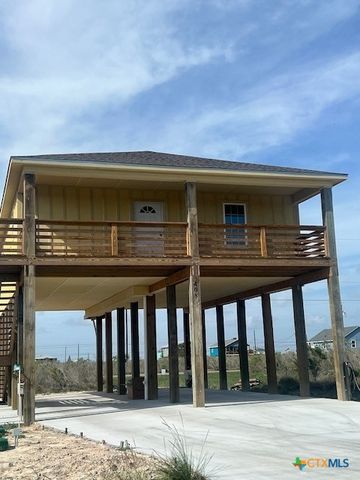 408 W Royal Oak Lane, Rockport, TX 78382