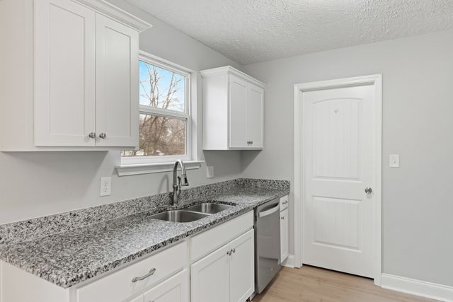 205 Oklahoma Ave, Oak Grove, KY 42262