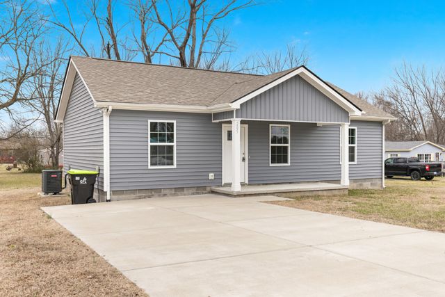 205 Oklahoma Ave, Oak Grove, KY 42262