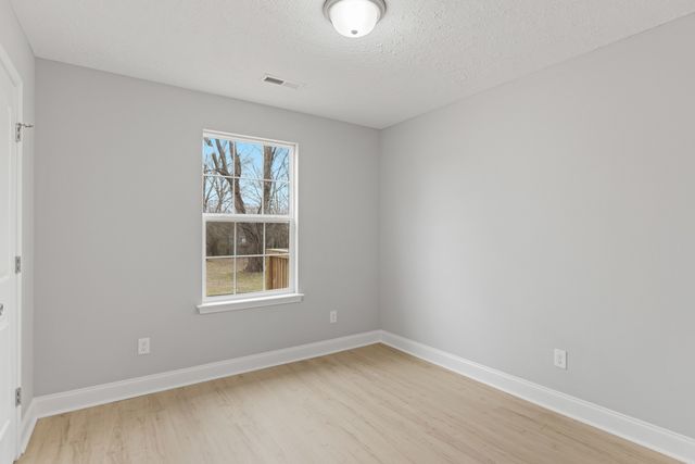 205 Oklahoma Ave, Oak Grove, KY 42262