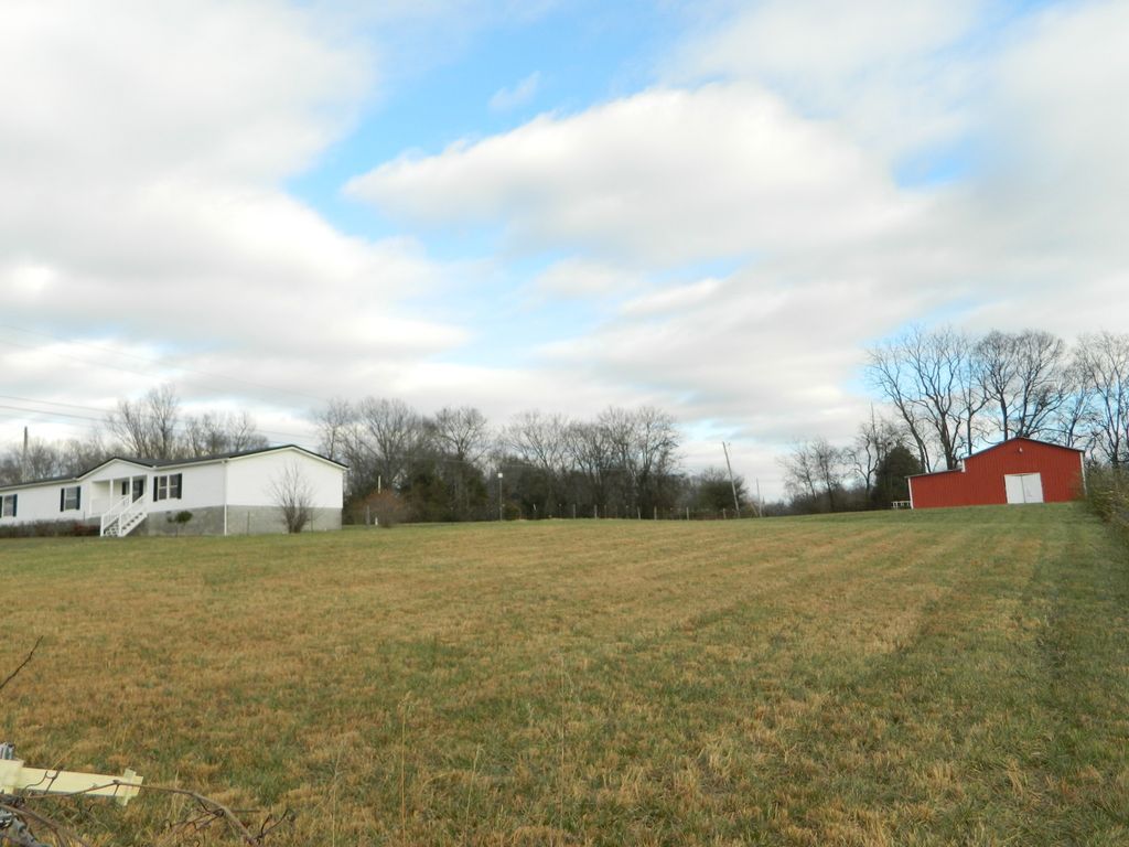 341 E Biggs Rd, Portland, TN 37148