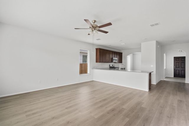 315 Diamondleaf DR, Buda, TX 78610