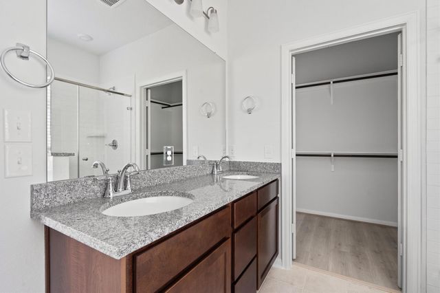 315 Diamondleaf DR, Buda, TX 78610