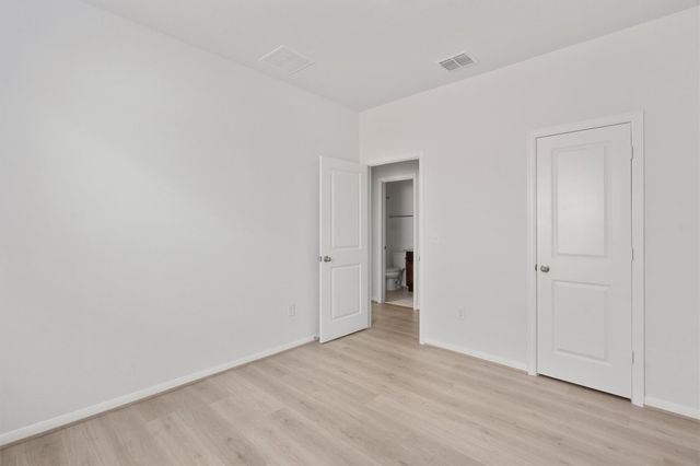 315 Diamondleaf DR, Buda, TX 78610