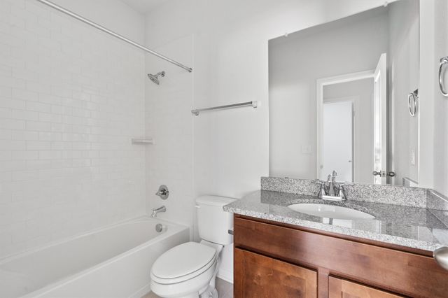 315 Diamondleaf DR, Buda, TX 78610