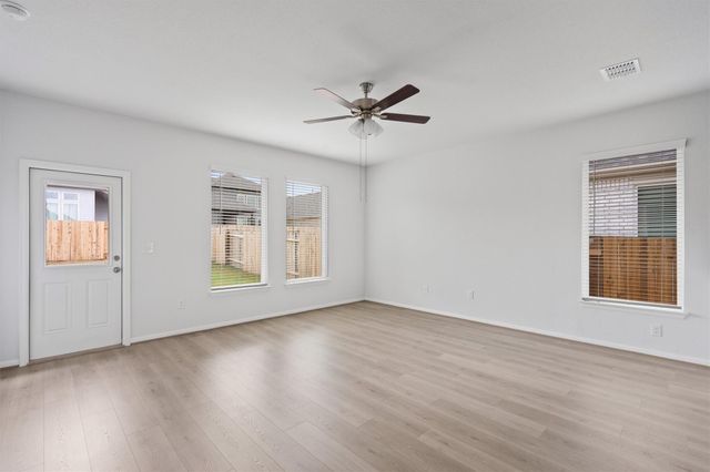 315 Diamondleaf DR, Buda, TX 78610