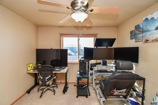 7805 W 44th St Street, Sioux Falls, SD 57106