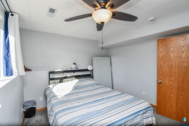 7805 W 44th St Street, Sioux Falls, SD 57106