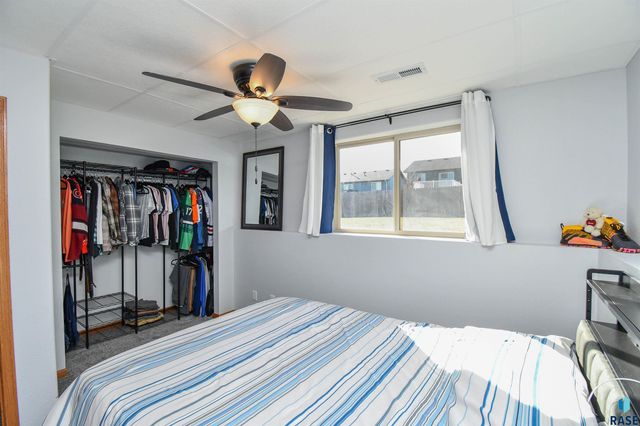 7805 W 44th St Street, Sioux Falls, SD 57106