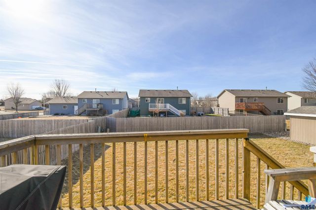 7805 W 44th St Street, Sioux Falls, SD 57106