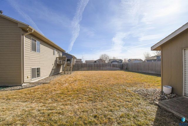 7805 W 44th St Street, Sioux Falls, SD 57106
